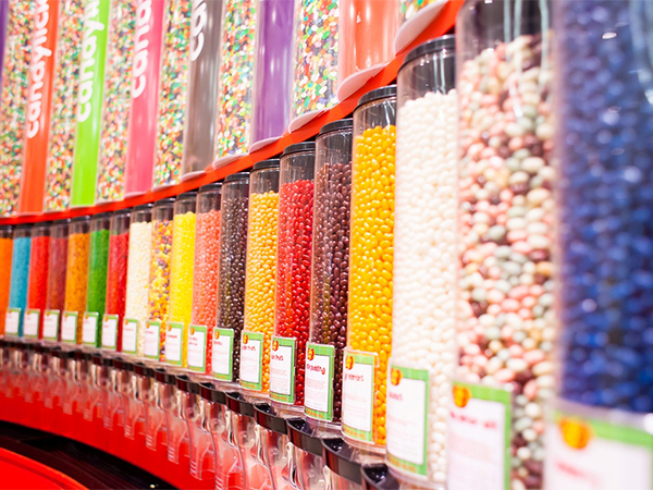 بالصوَر: Candylicious في دبي... ألذ متجر للحلويات في العالم